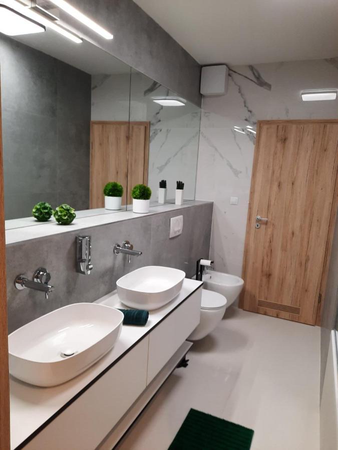 Bpr Space Grey Home With Balcony 부다페스트 외부 사진