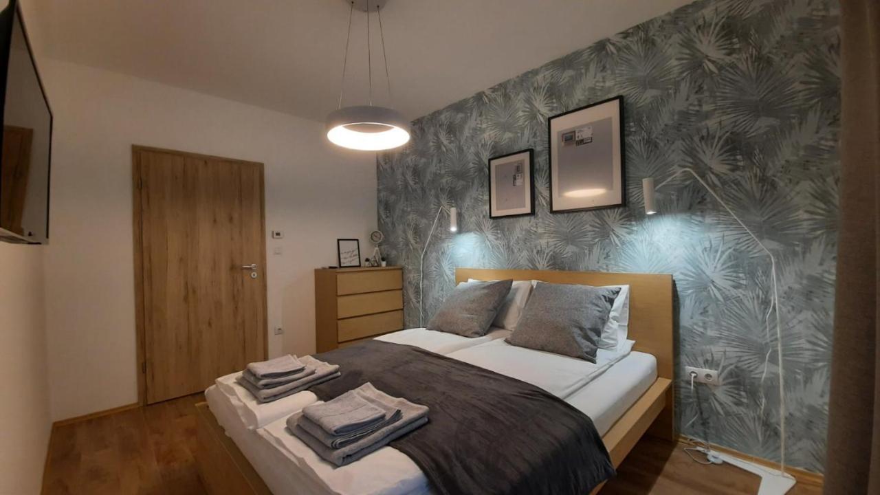 Bpr Space Grey Home With Balcony 부다페스트 외부 사진